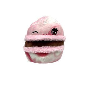 Squishmallow Scented Squad "Doriz" the strawberry scented Macaron, adorable